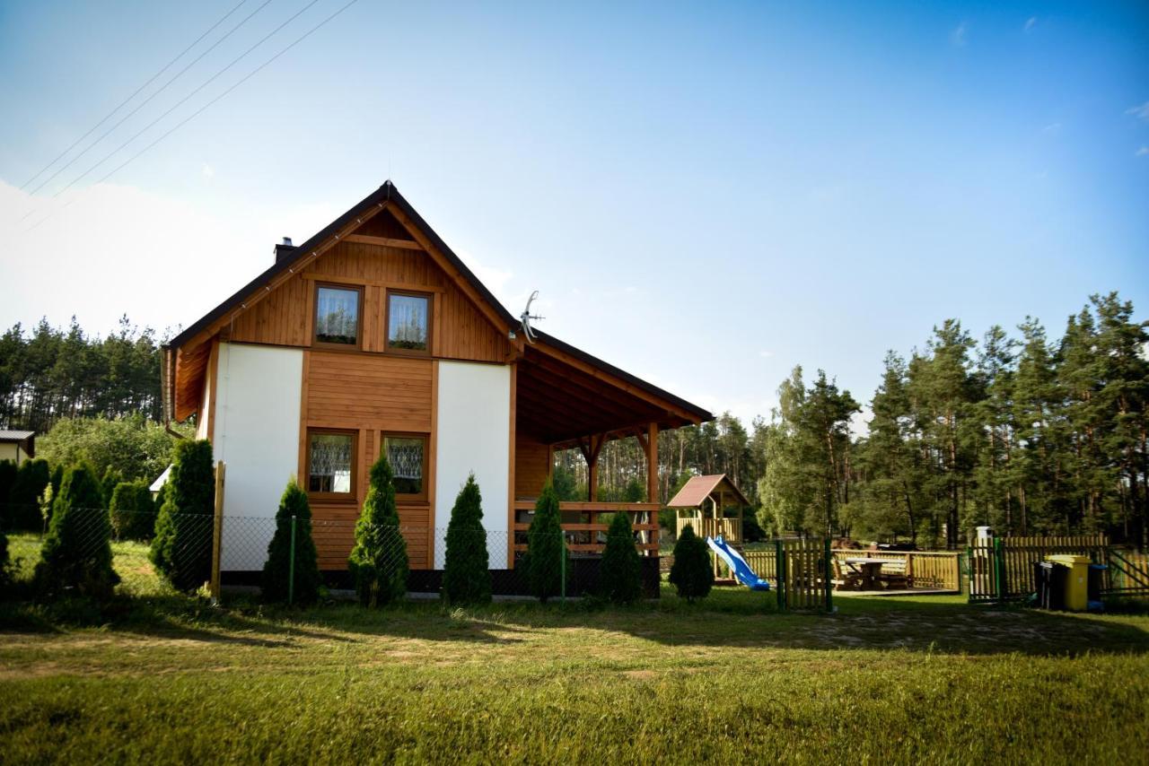 Vila Domek Letniskowy Nad Stawem Lipusz Exteriér fotografie